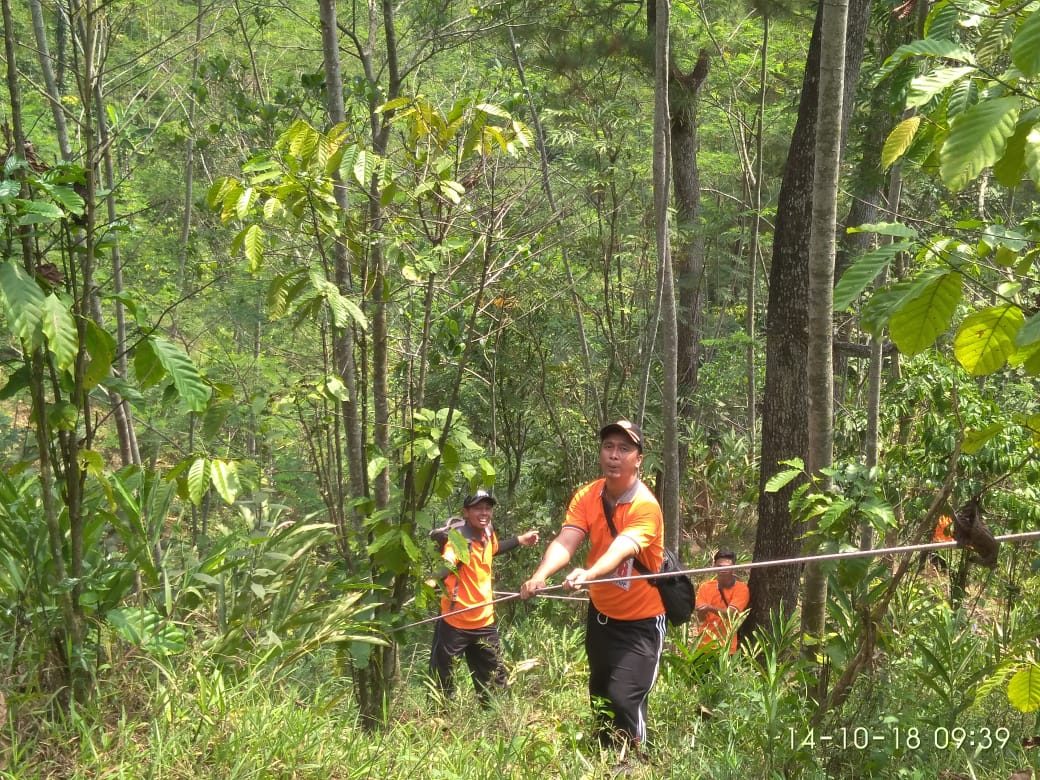 KARANGTARUNA DESA KARANGJAMBU BERPARISIPASI DALAM PETUALANGAN PEMUDA
