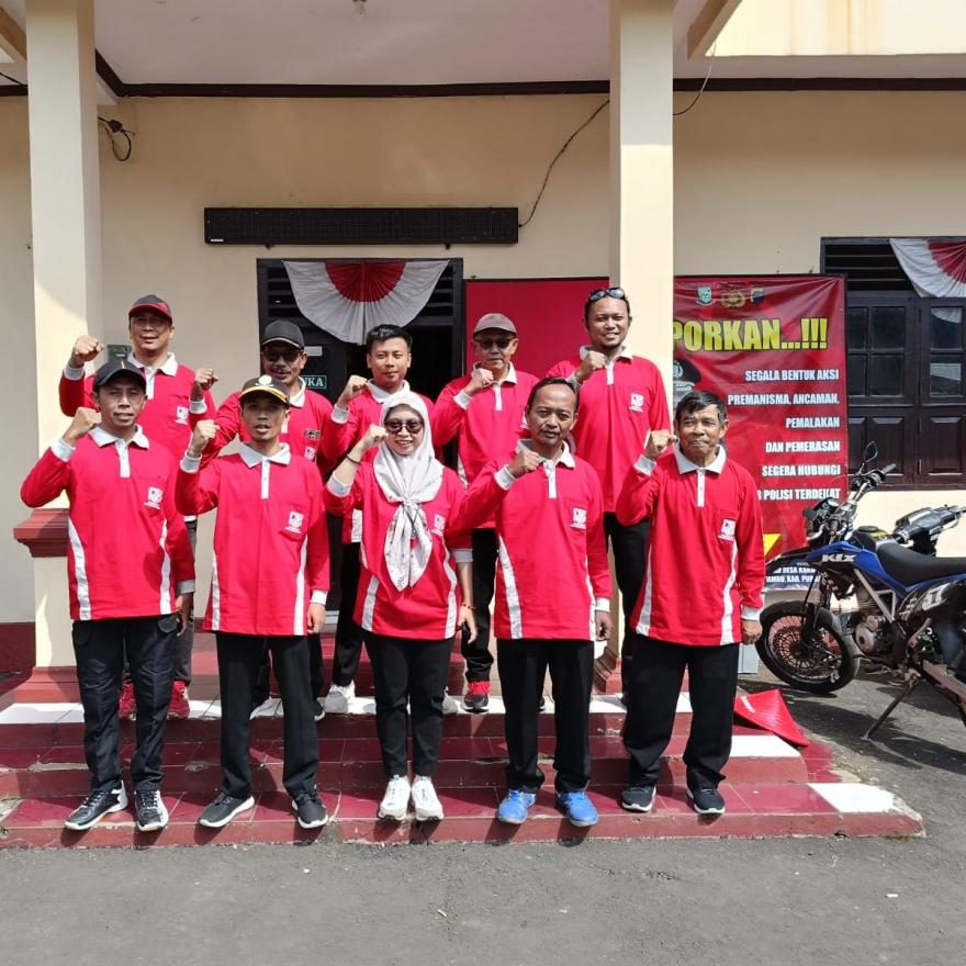 Pemdes Karangjambu Meriahkan HUT RI ke-79 dengan Lomba Gerak Jalan
